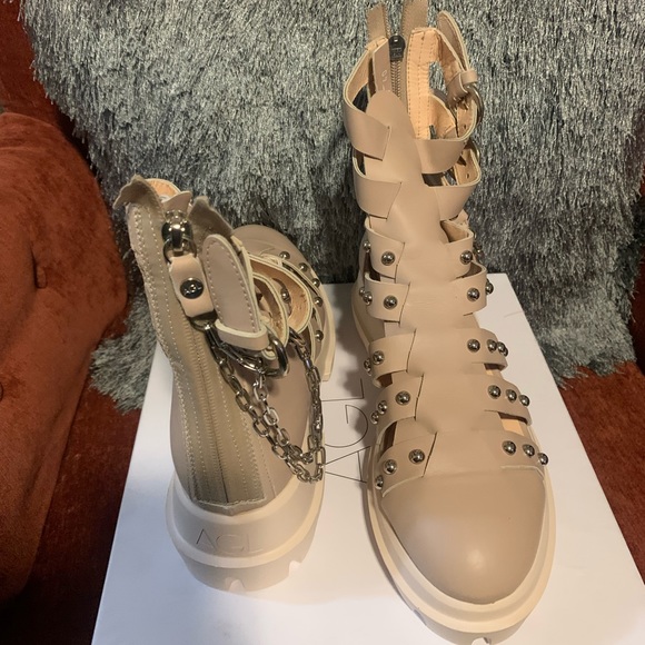 AGL Cute out studded boot - Picture 5 of 7